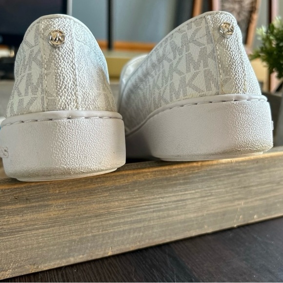 EUC w/Box Michael Kors Keaton white/silver slip ons - Picture 4 of 6